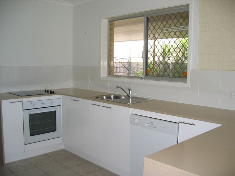 15 Vaggelas Crescent, Biggera Waters QLD 4216