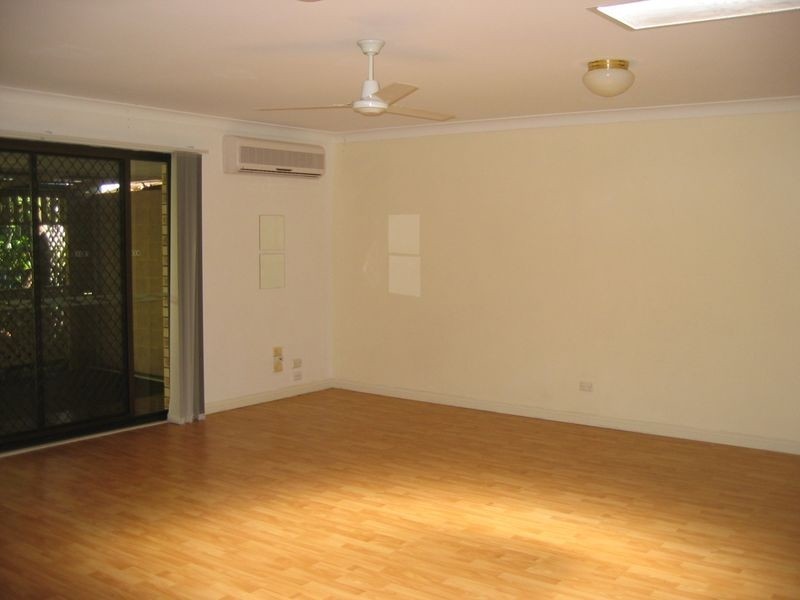 2/179 Turpin Road, Labrador QLD 4215