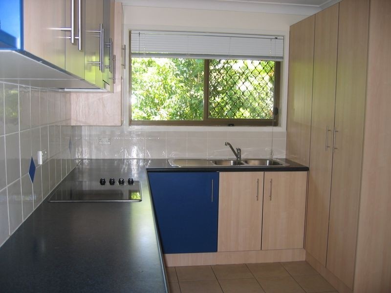2/179 Turpin Road, Labrador QLD 4215