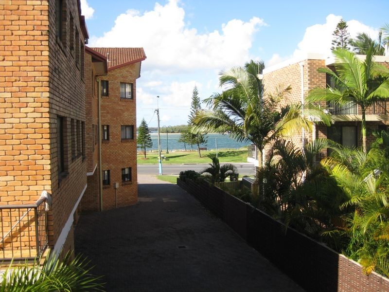 25/490 Marine Parade, Biggera Waters QLD 4216