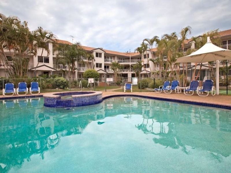 2/6 Back Street, Biggera Waters QLD 4216