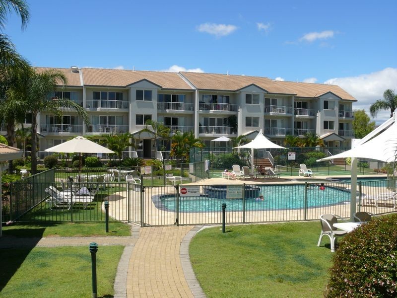 2/6 Back Street, Biggera Waters QLD 4216