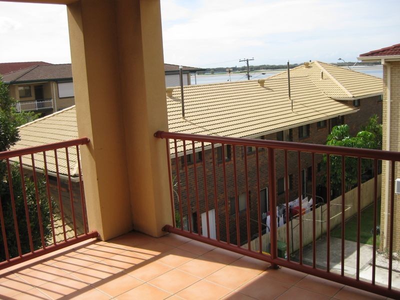 12/89 Frank Street, Labrador QLD 4215