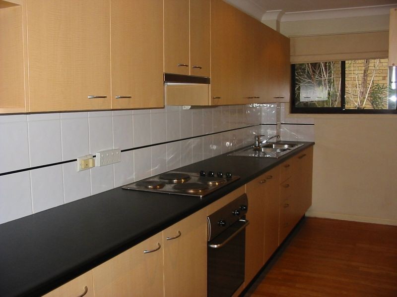 4/173 Muir Street, Labrador QLD 4215