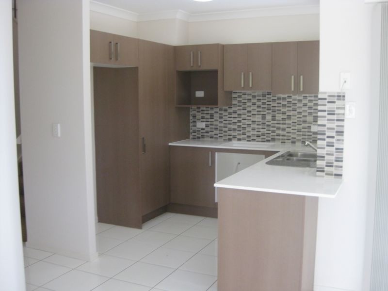4 & 5/27 Government Road, Labrador QLD 4215