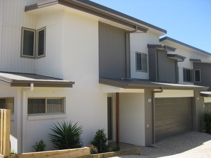 4 & 5/27 Government Road, Labrador QLD 4215