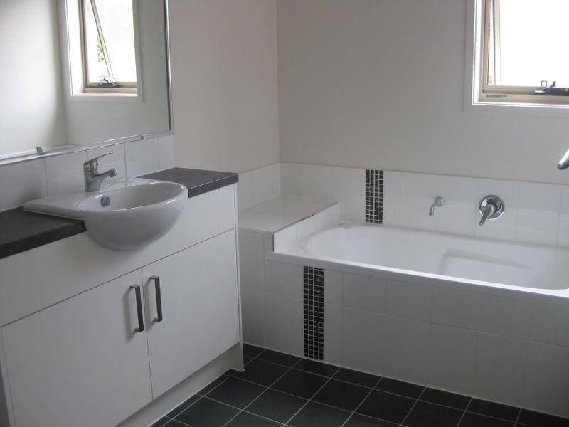 4 & 5/27 Government Road, Labrador QLD 4215