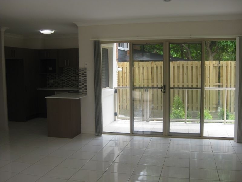 4 & 5/27 Government Road, Labrador QLD 4215