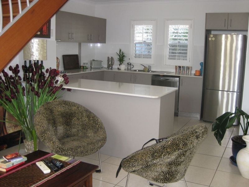 2/23 Hunter Street, Labrador QLD 4215