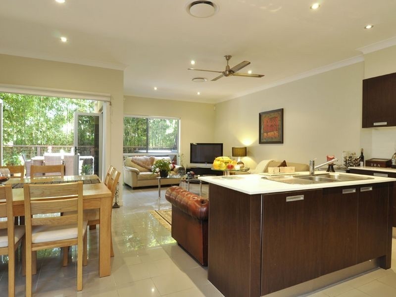 1/40 Middle Street, Labrador QLD 4215