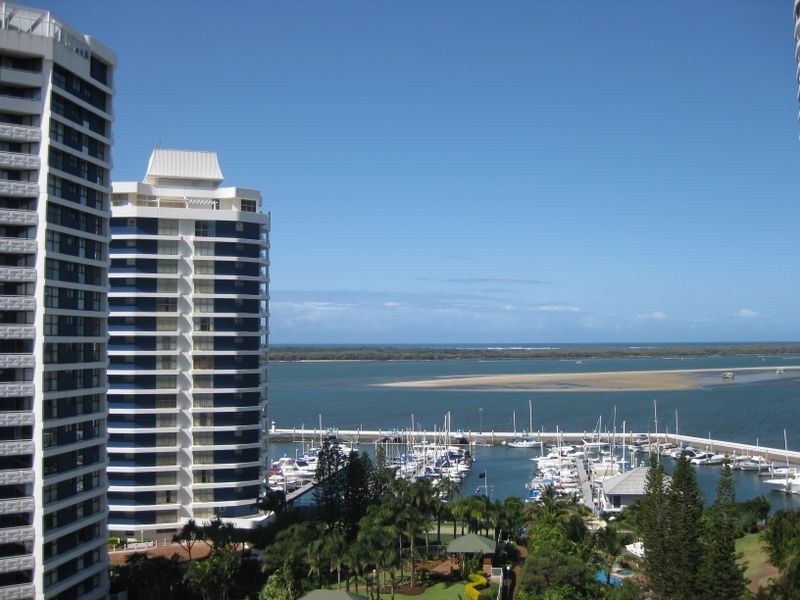 40/21 Bayview Street, Runaway Bay QLD 4216