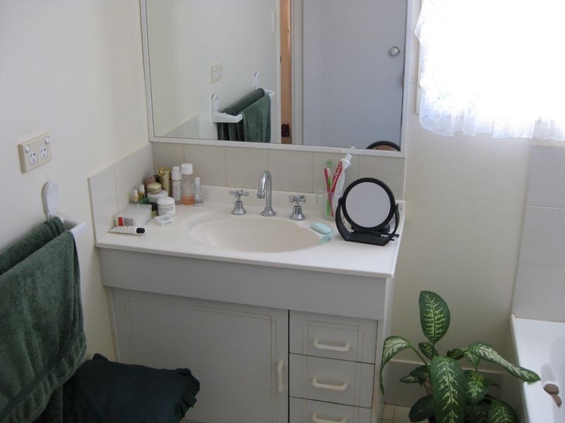 2/6 Calvary Court, Labrador QLD 4215