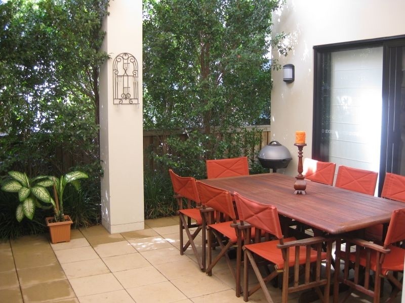 2/3 Ashton Street, Labrador QLD 4215