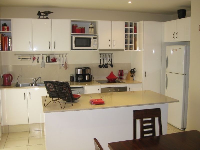 2/3 Ashton Street, Labrador QLD 4215