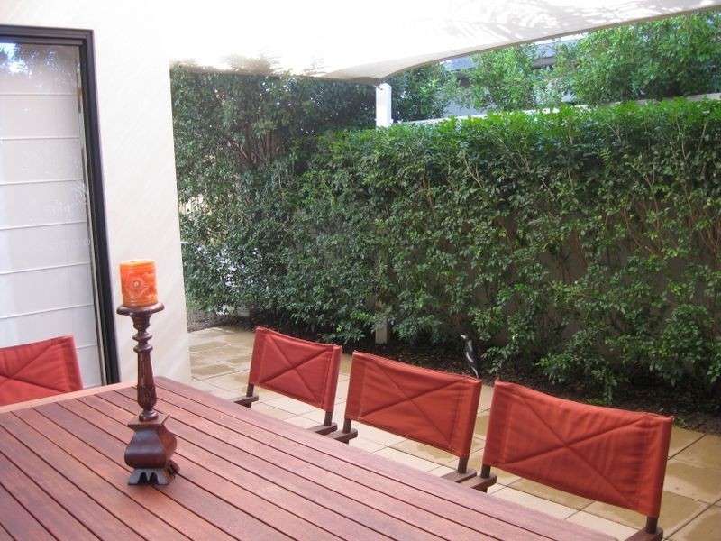 2/3 Ashton Street, Labrador QLD 4215