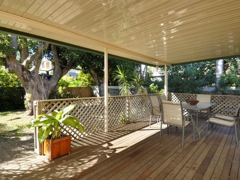 4/37 Middle Street, Labrador QLD 4215