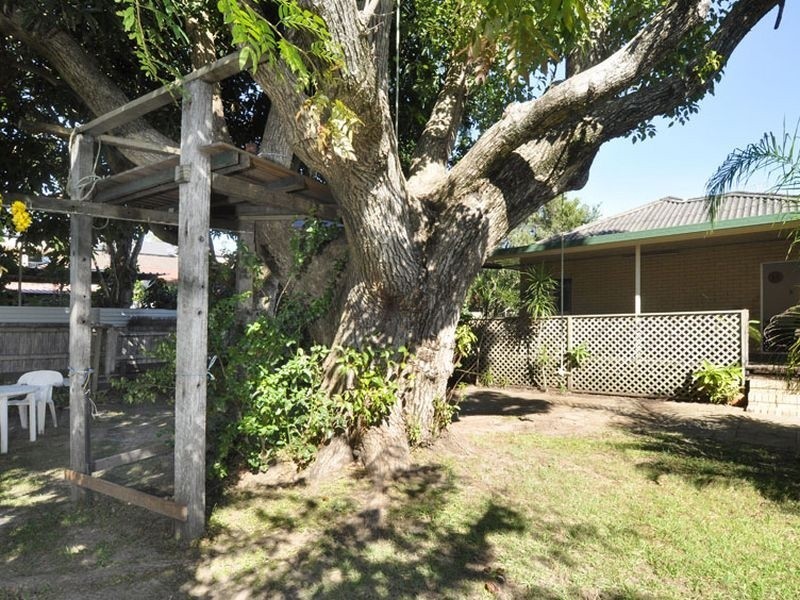 4/37 Middle Street, Labrador QLD 4215