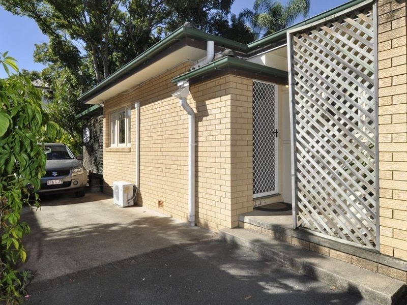 4/37 Middle Street, Labrador QLD 4215