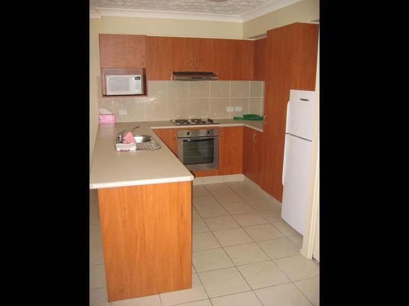 5/7 Brown Street, Labrador QLD 4215