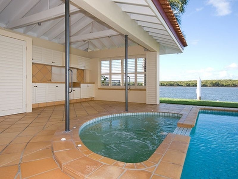 Paradise Point QLD 4216