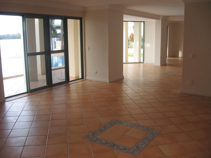 Paradise Point QLD 4216