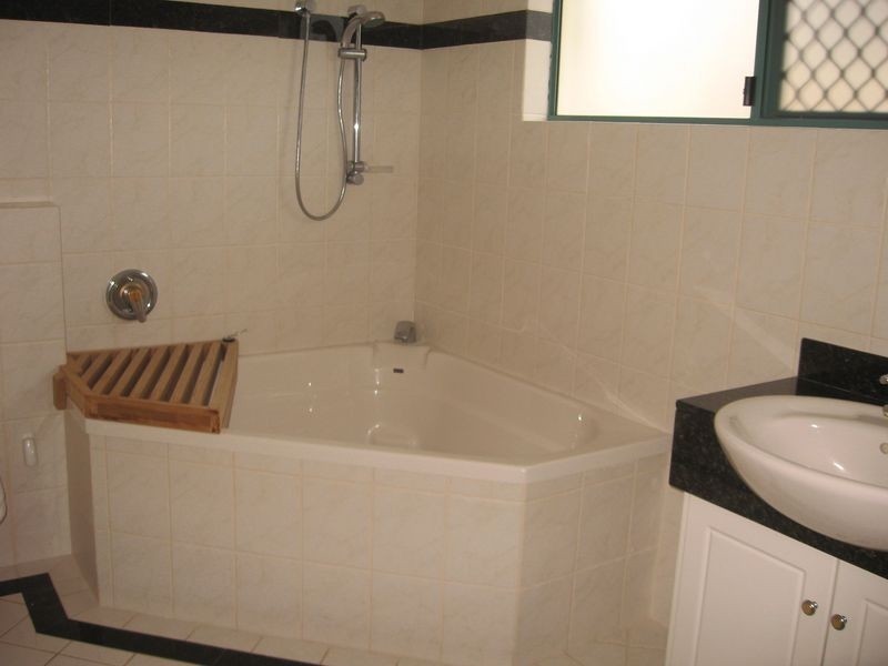 Paradise Point QLD 4216