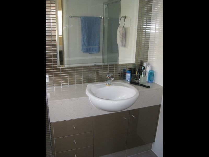 2 & 3/27 Gordon Street, Labrador QLD 4215