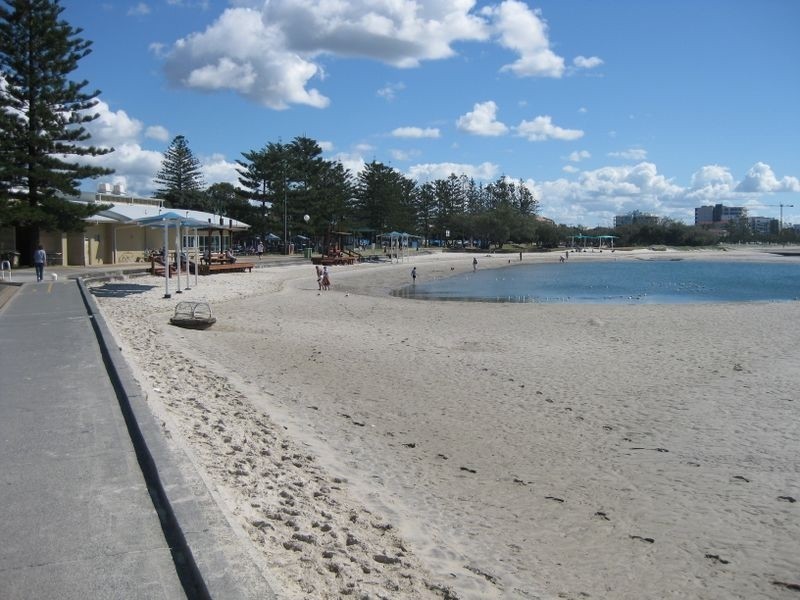 1/9 Bradford Street, Labrador QLD 4215