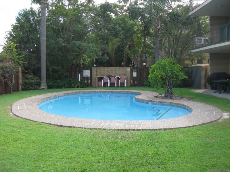 1/9 Bradford Street, Labrador QLD 4215