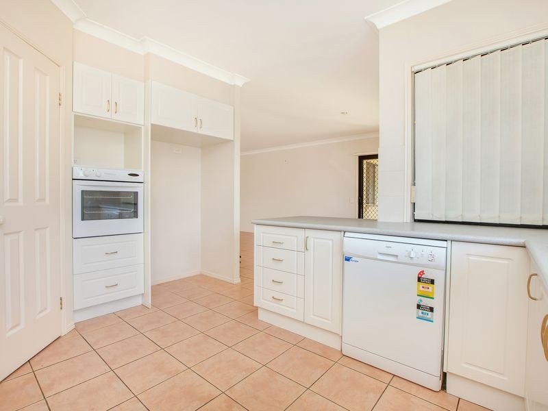 44 Maltravers Drive, Arundel QLD 4214