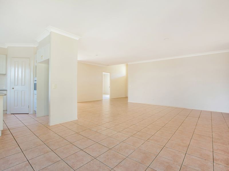 44 Maltravers Drive, Arundel QLD 4214