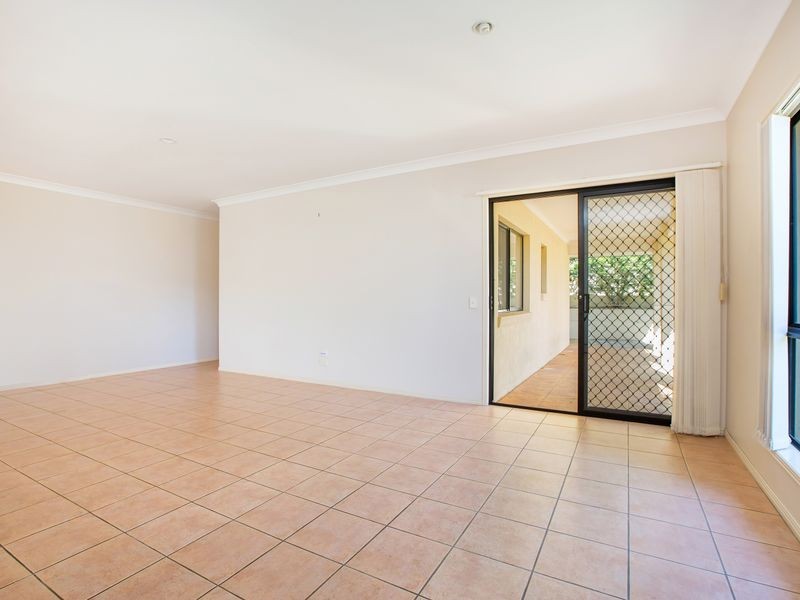 44 Maltravers Drive, Arundel QLD 4214