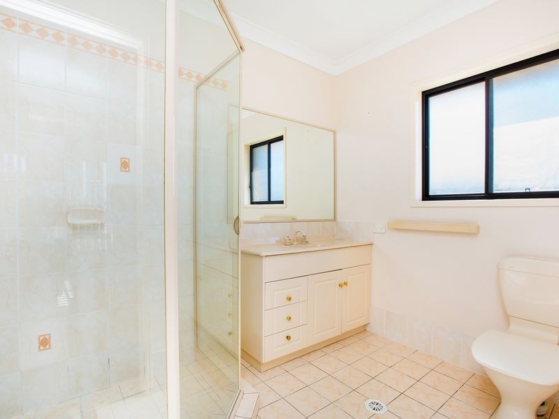 44 Maltravers Drive, Arundel QLD 4214