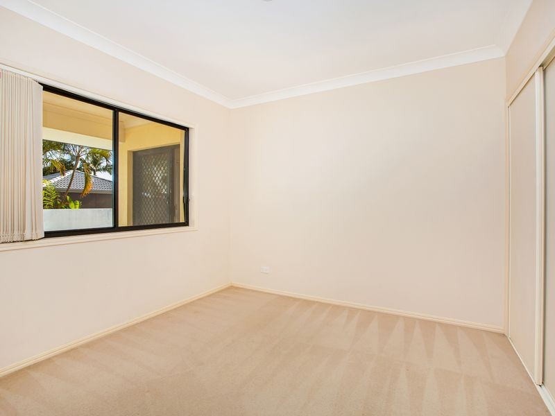 44 Maltravers Drive, Arundel QLD 4214