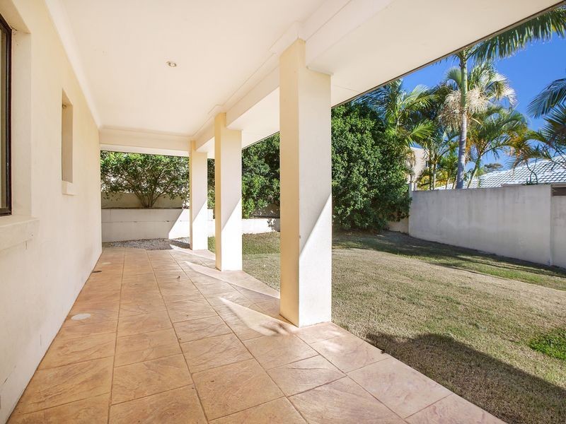 44 Maltravers Drive, Arundel QLD 4214