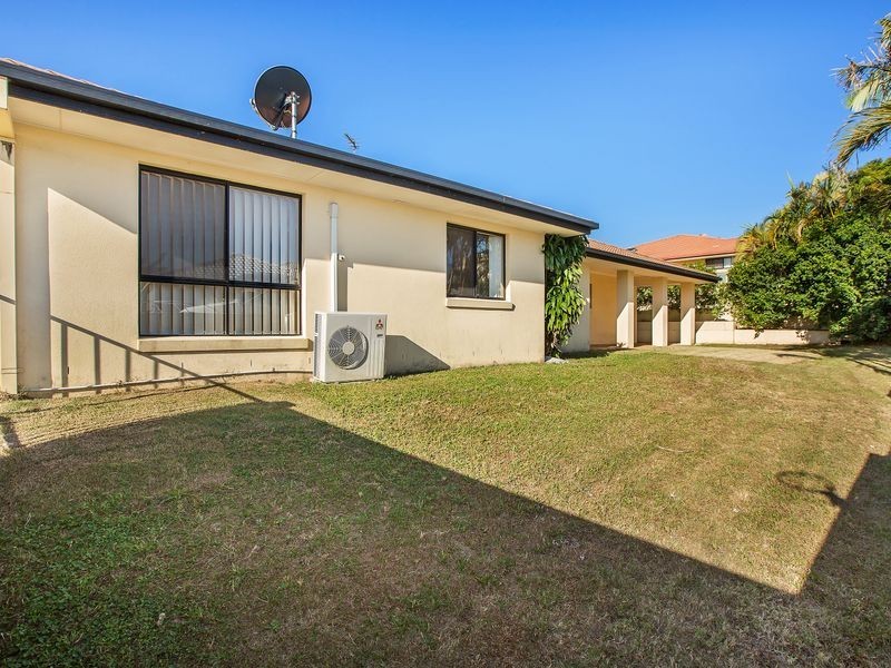 44 Maltravers Drive, Arundel QLD 4214