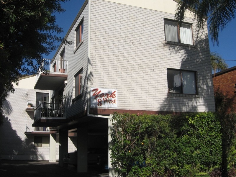 1/8 Baker Avenue, Labrador QLD 4215