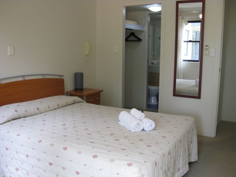 222/392 Marine Parade, Labrador QLD 4215