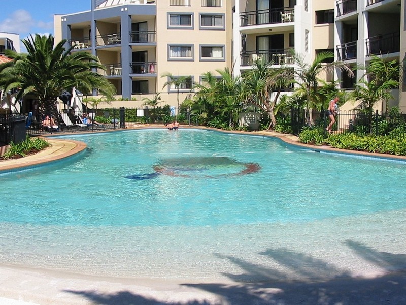 111/392 Marine Parade, Labrador QLD 4215