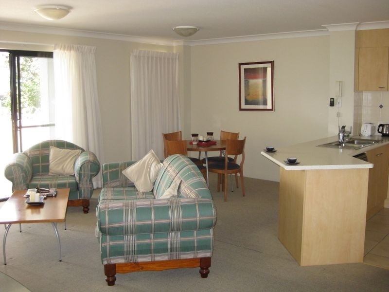 111/392 Marine Parade, Labrador QLD 4215