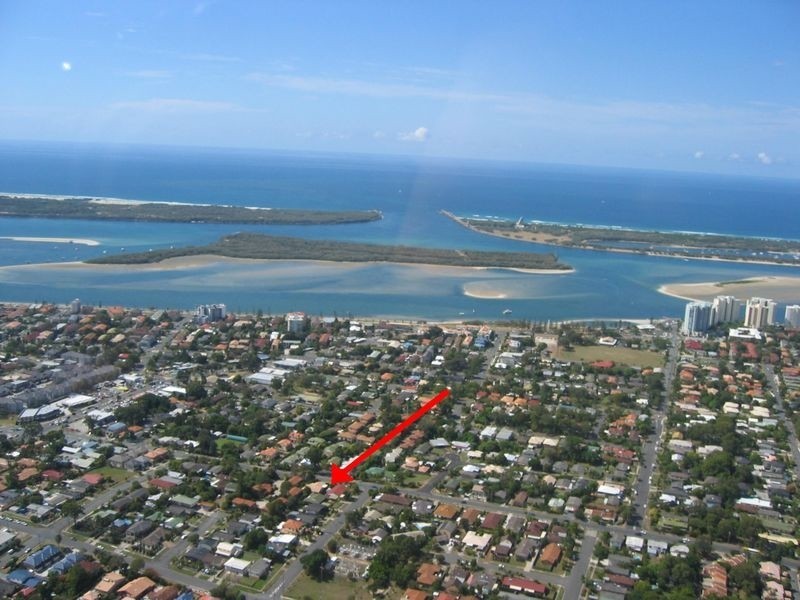 2/37 Government Road, Labrador QLD 4215