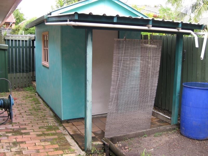 2/37 Government Road, Labrador QLD 4215