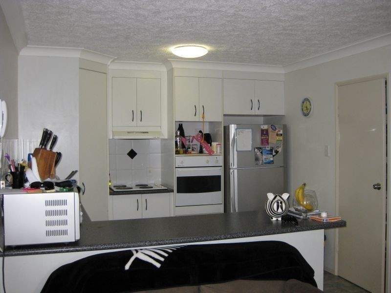 2/40 Little Norman Street, Southport QLD 4215