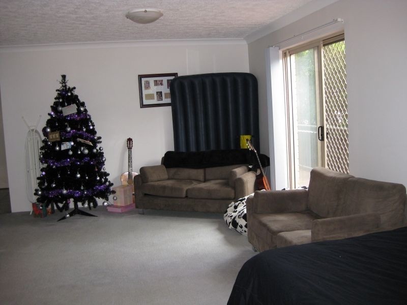 2/40 Little Norman Street, Southport QLD 4215