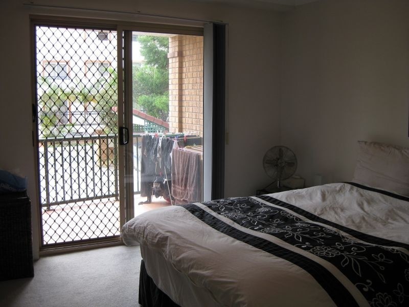 2/40 Little Norman Street, Southport QLD 4215