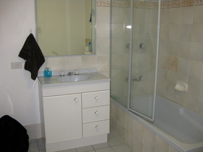 2/40 Little Norman Street, Southport QLD 4215