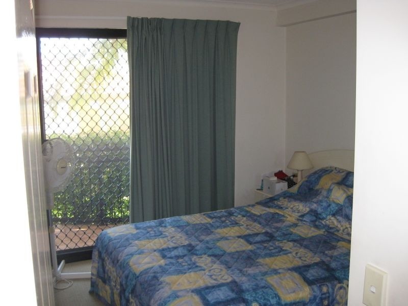 2/452 Marine Parade, Biggera Waters QLD 4216