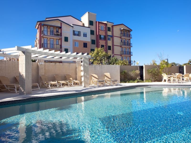 8/3208 Central Place, Carrara QLD 4211