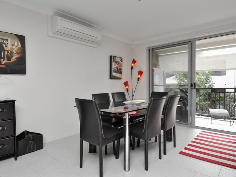 8/3208 Central Place, Carrara QLD 4211