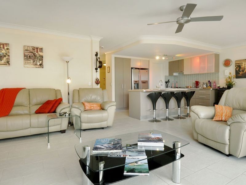 8/3208 Central Place, Carrara QLD 4211